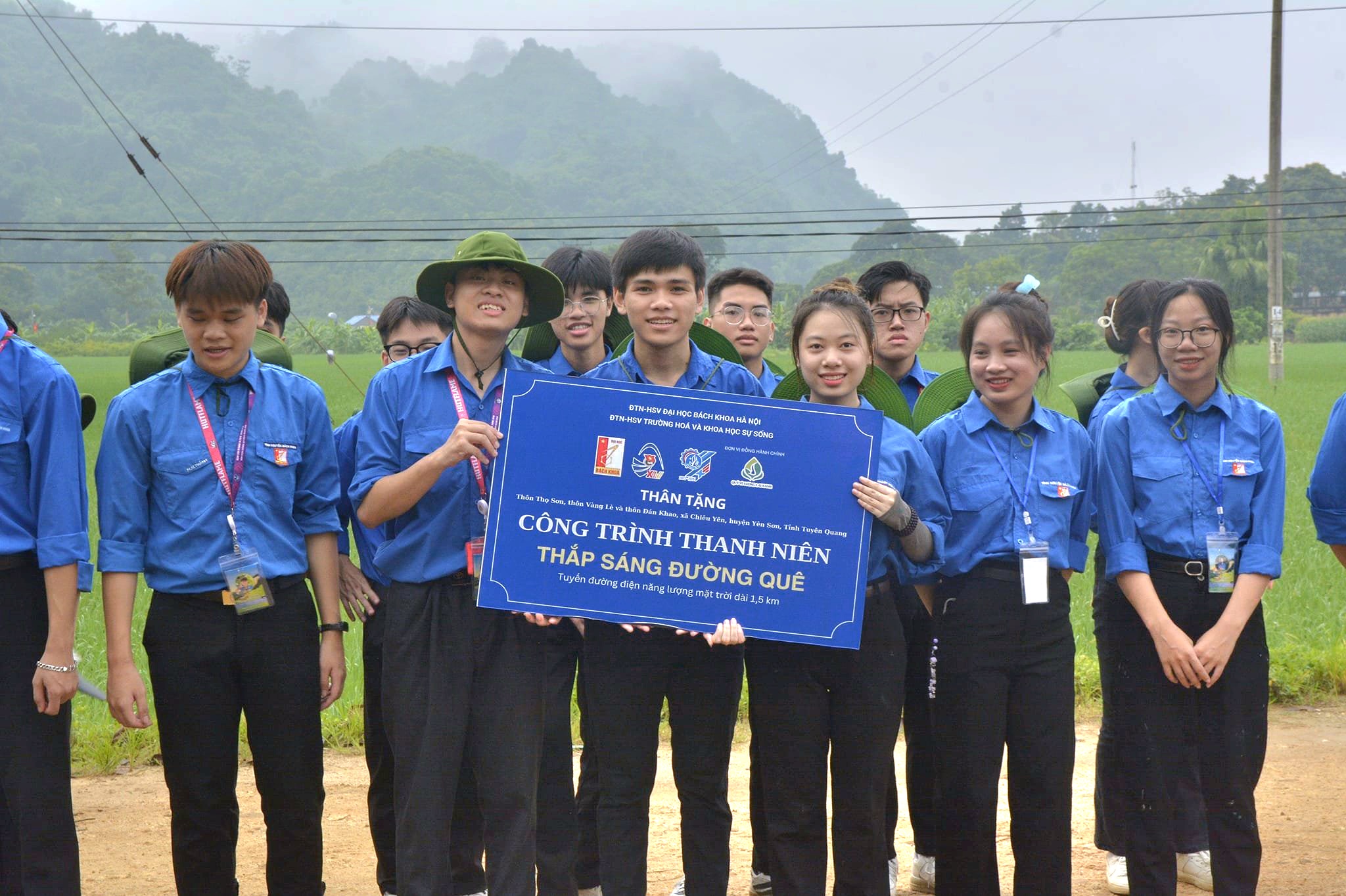 Những người trẻ tình nguyện mang cuộc sống xanh lên vùng cao