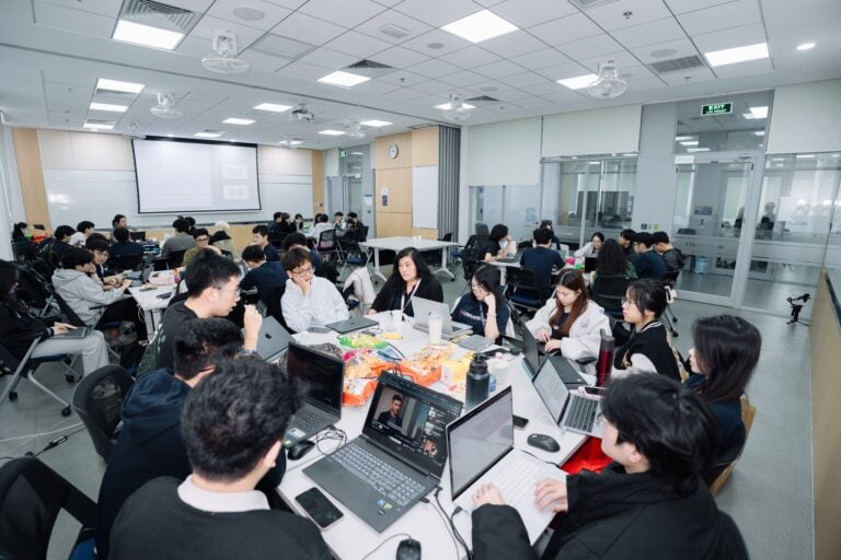 Gần 450 đội thi từ khắp châu Á đăng ký tham gia Asian Hackathon for ...